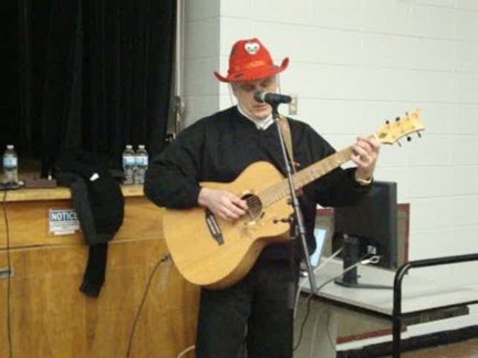Victor Pavlov plays Voyager Guitar