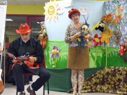 Victor and Suzanne book reading session